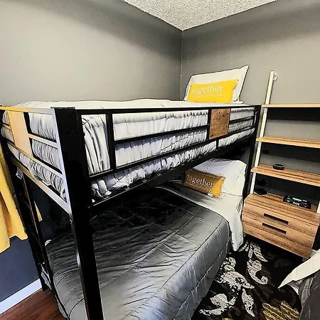 Hi-Tek Manor B - Prime Location - 2-75 Inch 4K Tvs Villa